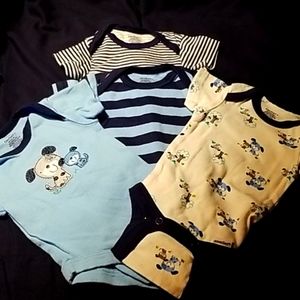 Gerber 4 pack blue stripe/puppy onesies